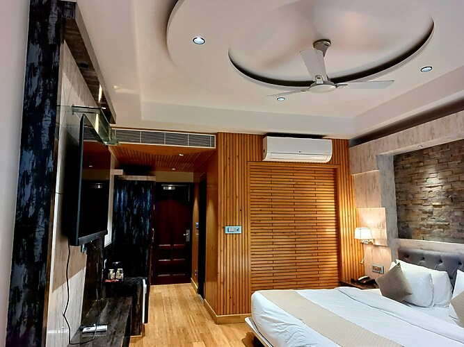 moustache select mcleodganj