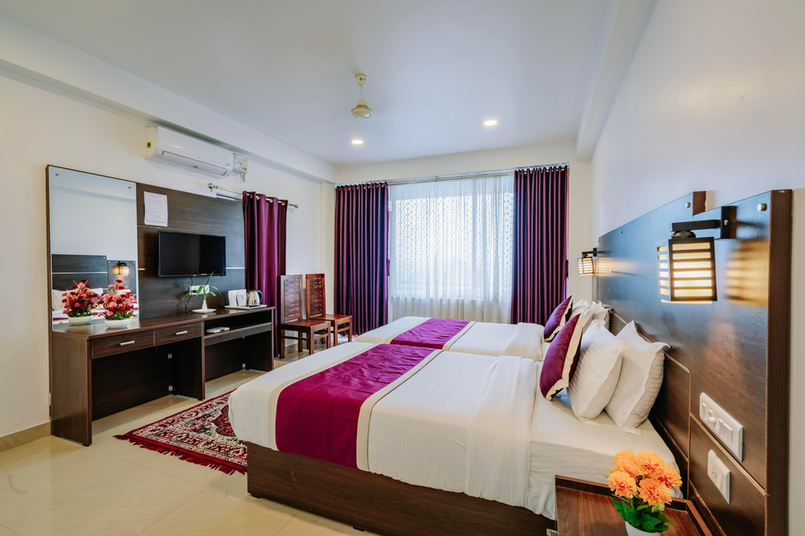 hotel mountain hues thekkady