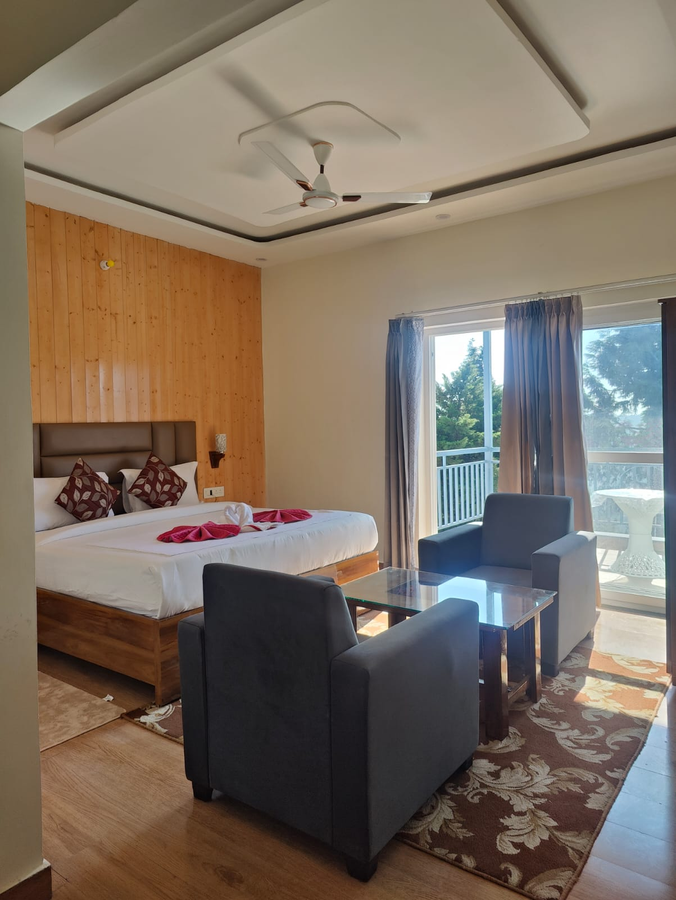 the mukteshwar inn rooftop cafe