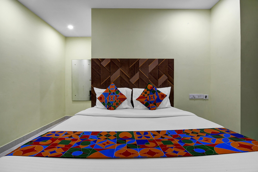 fabhotel star light b