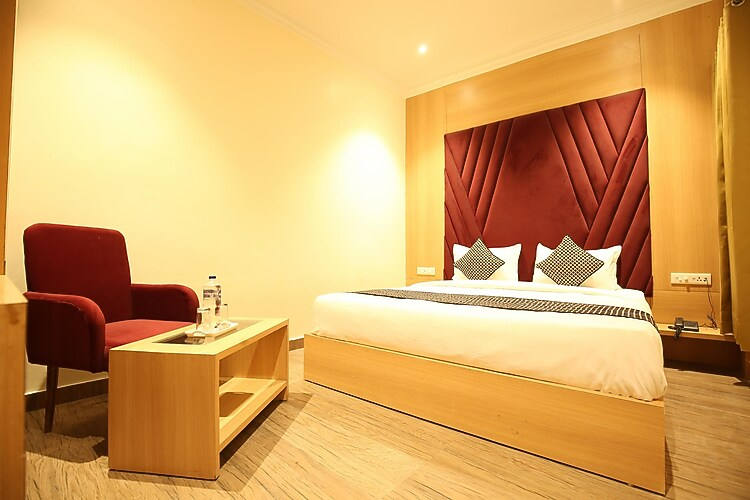 hotel nayyar regency