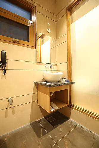 hotel nayyar regency