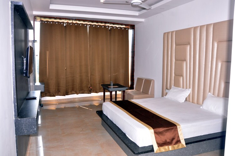 hotel the royal crown