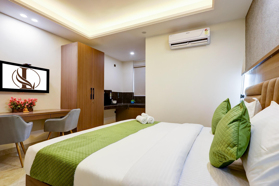 limewood stay premium studios near sector 29