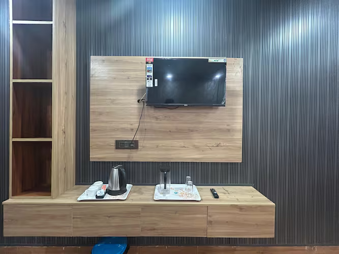 hotel shri dauji maharaj palace