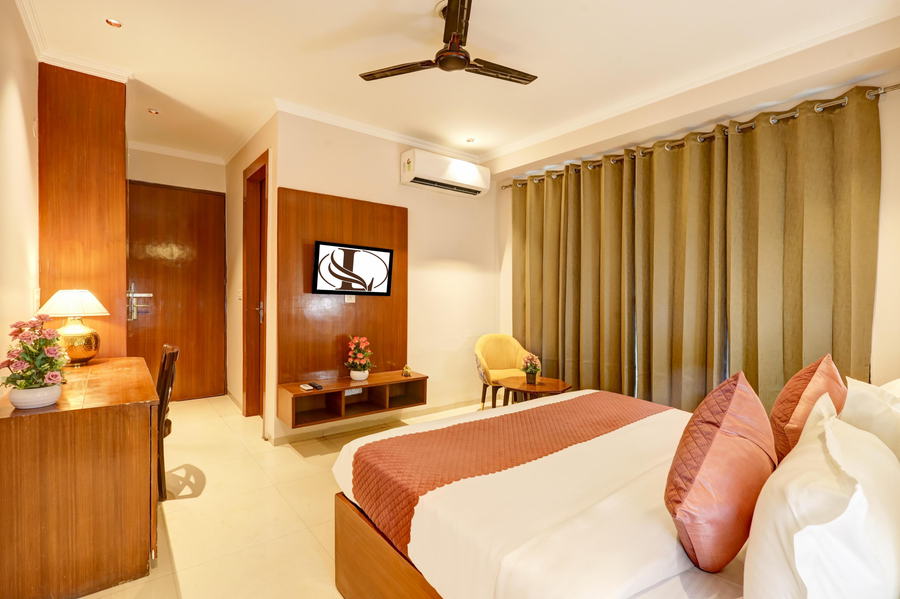 limewood stay oasis golf course road