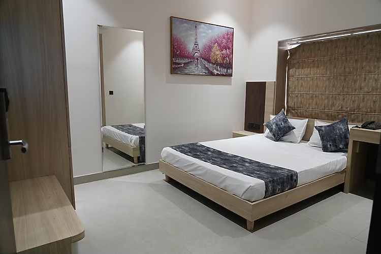 prince diamond boutique hotel