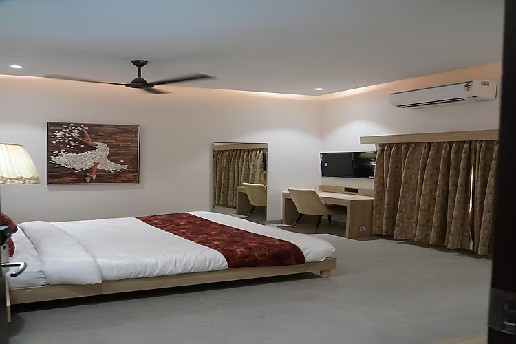 prince diamond boutique hotel