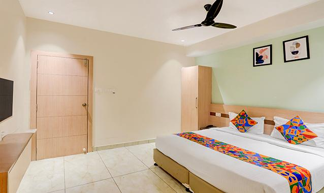 fabhotel silver cloud