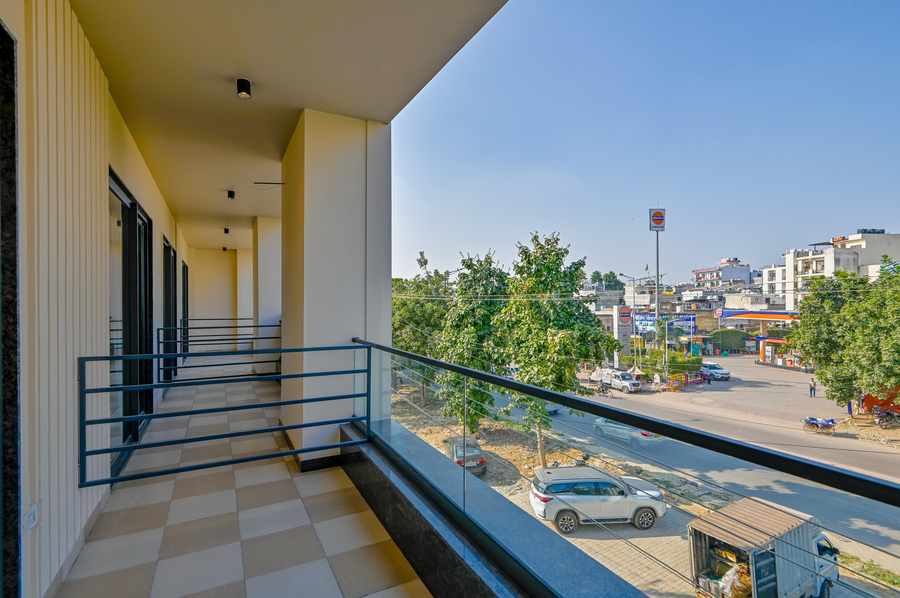 limewood signature near golf course road