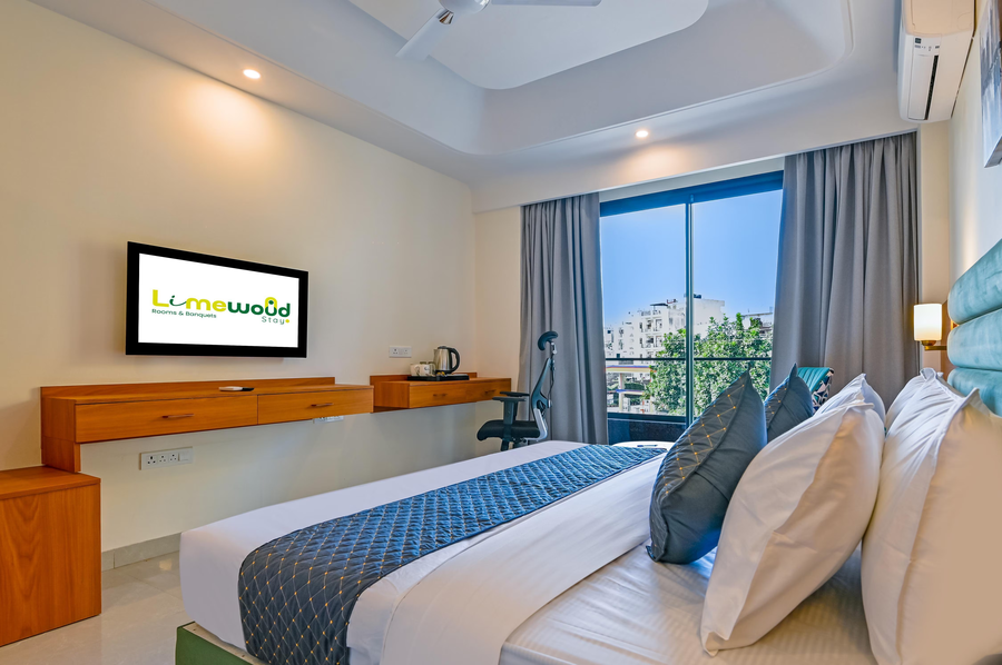 limewood signature near golf course road