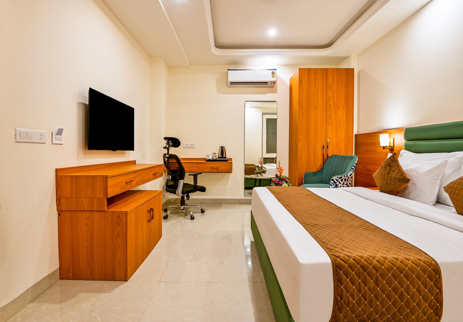 limewood signature near golf course road