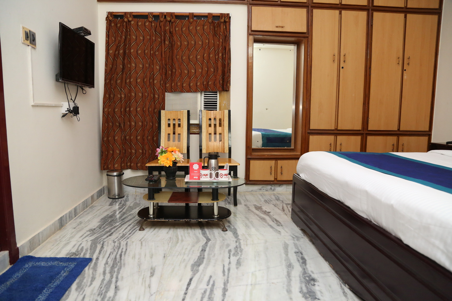 Sudha Grand Guestinn,,3 star