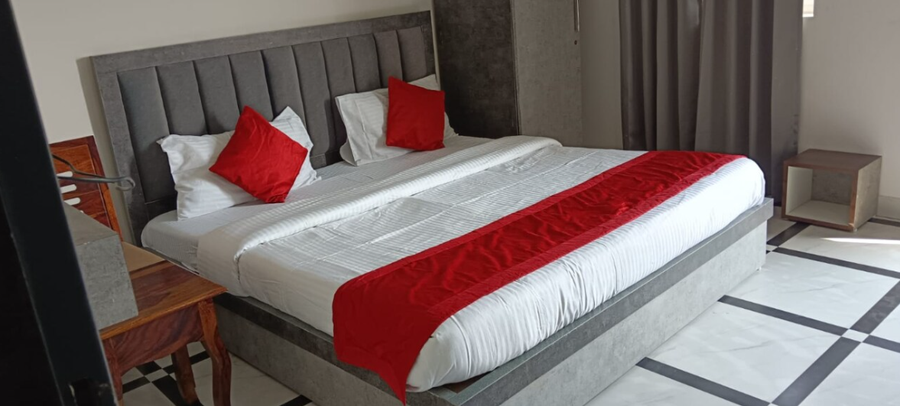 hotel white castle kharkhoda