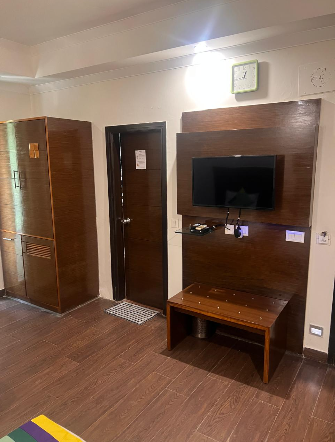 hotel white castle kharkhoda