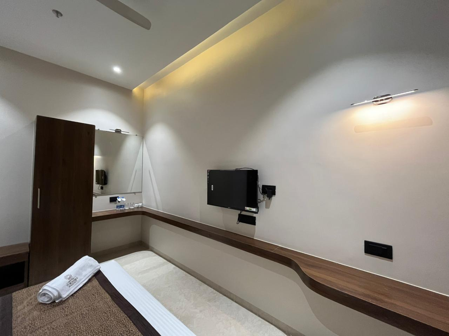 hotel purnima regency dhule