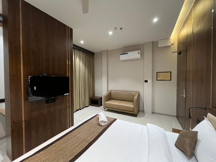 hotel purnima regency dhule