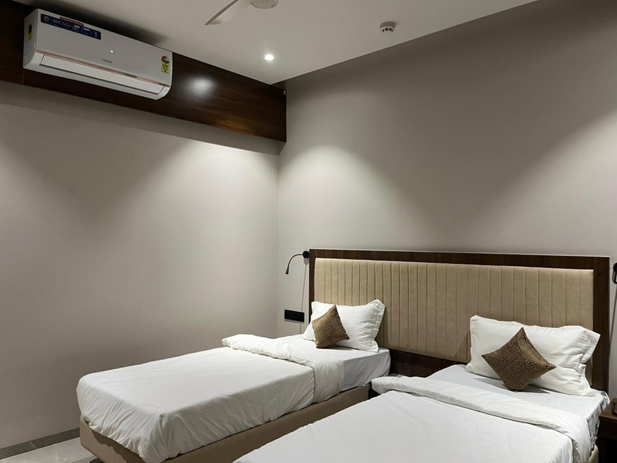 hotel purnima regency dhule