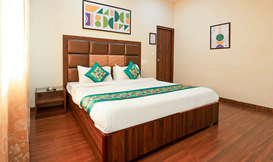 treebo golden leaf ddn