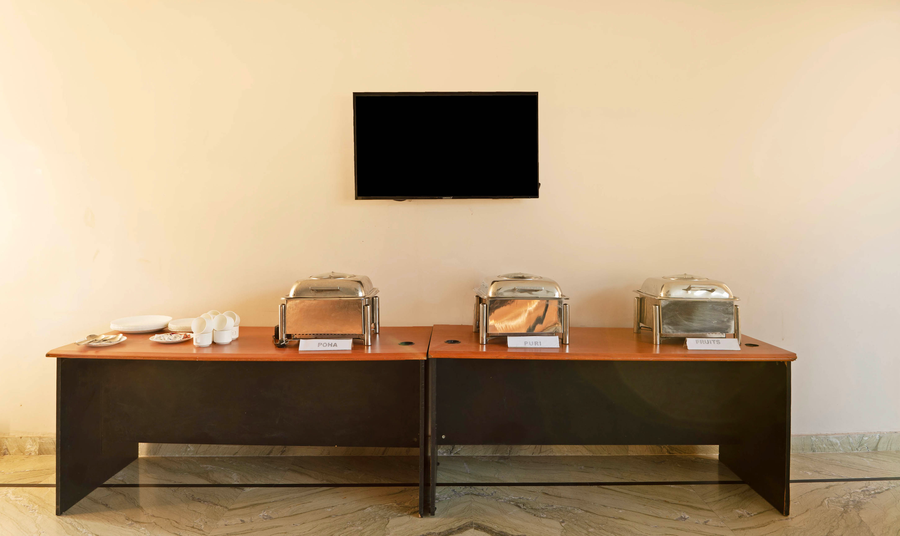 treebo golden leaf ddn