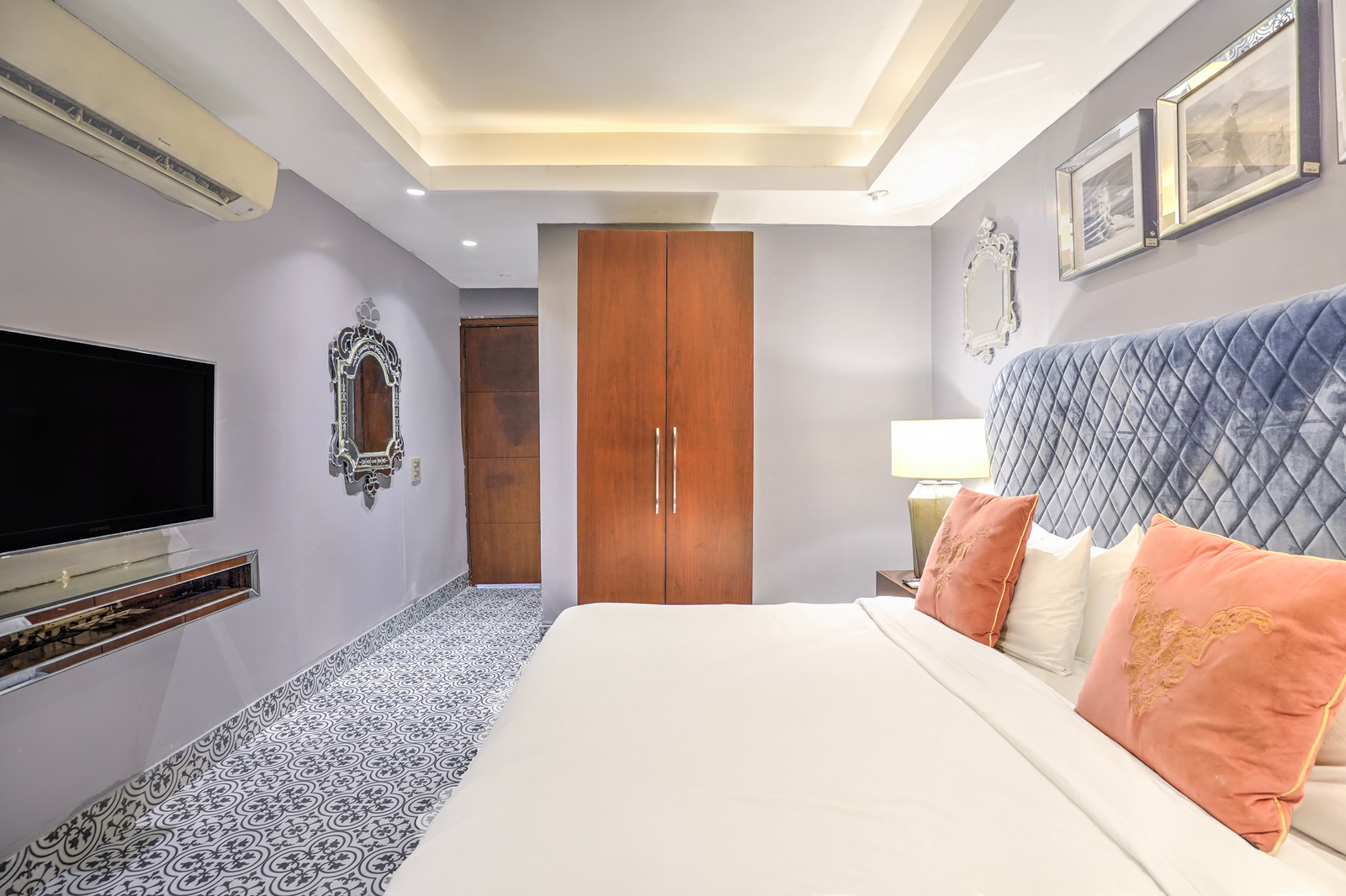 palette hotel cotts villa vasant kunj new delhi