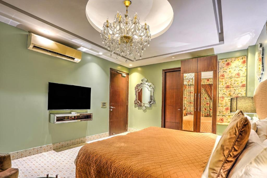 palette hotel cotts villa vasant kunj new delhi