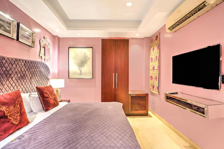 palette hotel cotts villa vasant kunj new delhi