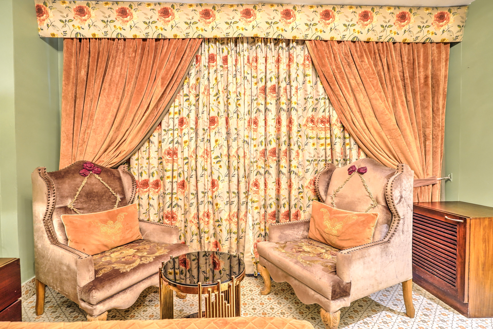 palette hotel cotts villa vasant kunj new delhi