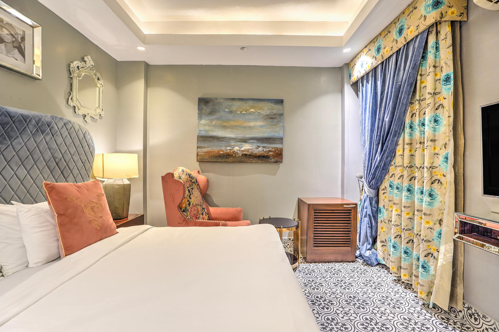 palette hotel cotts villa vasant kunj new delhi