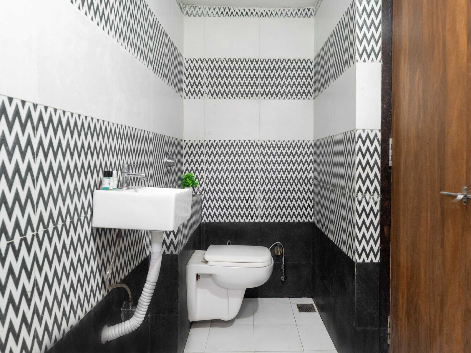 Sunset View 5Bhk Villa By Dancenter | Pvt Pool | Udaipur,,4 star