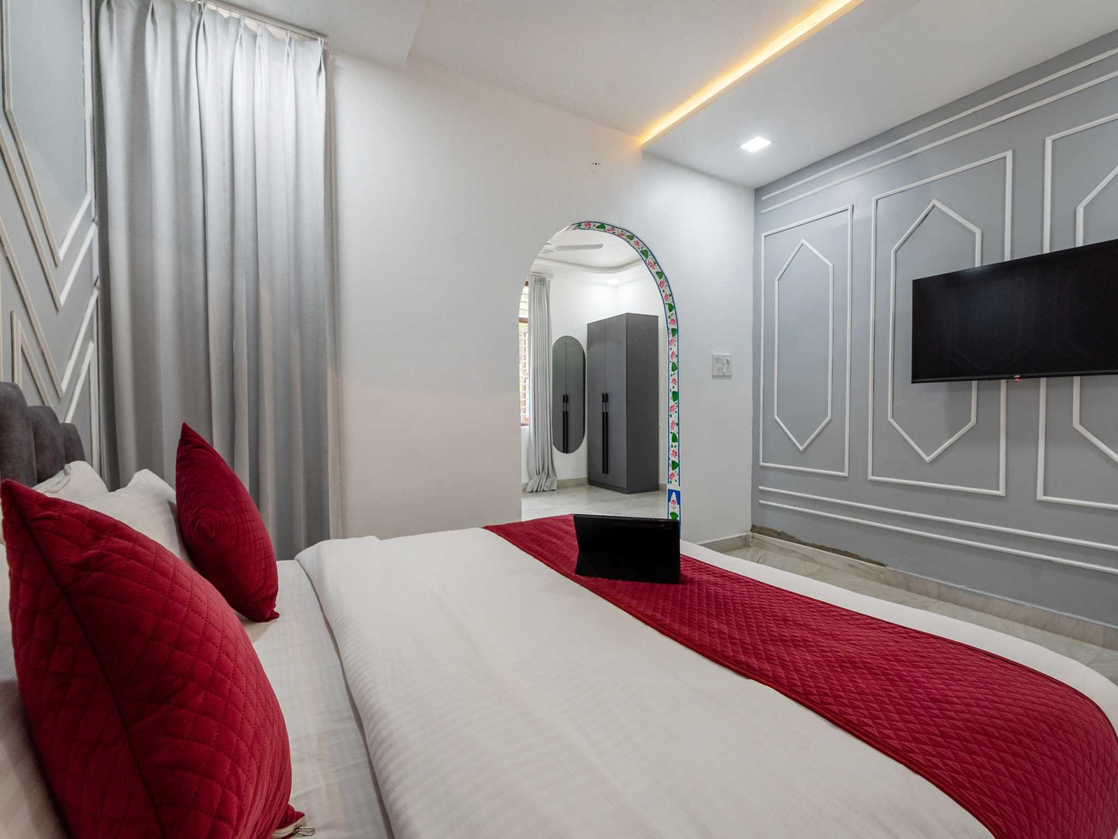 sunset view 5bhk villa by dancenter pvt pool udaipur