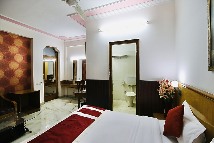 hotel ratan palace