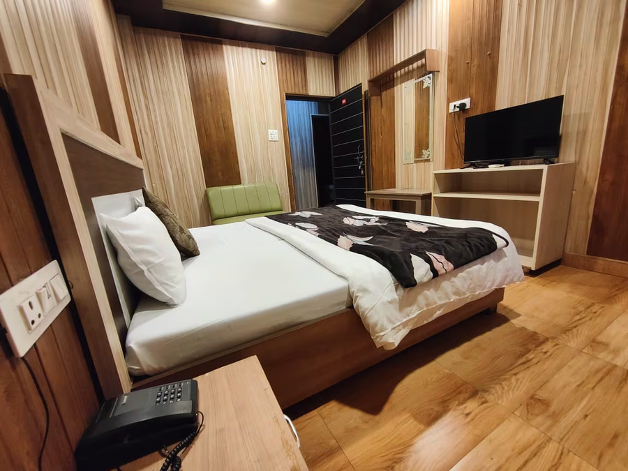 the mountain view tapovan