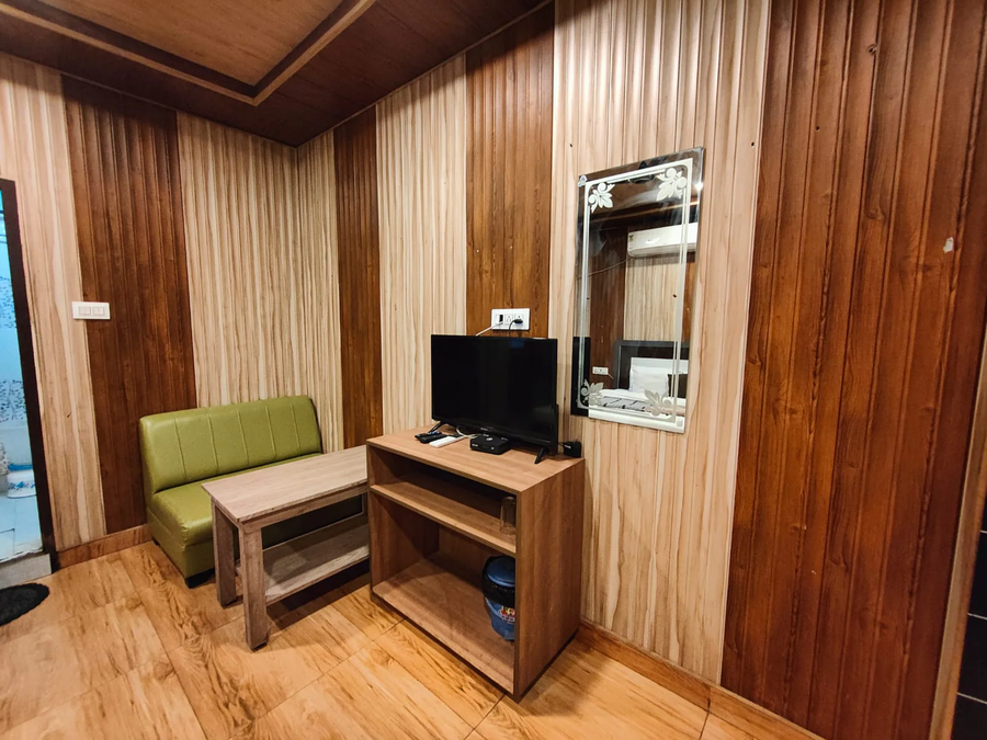 the mountain view tapovan