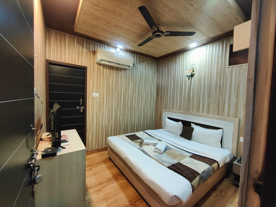 the mountain view tapovan