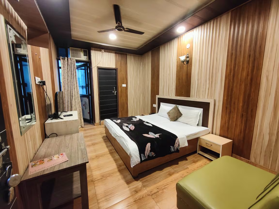 the mountain view tapovan