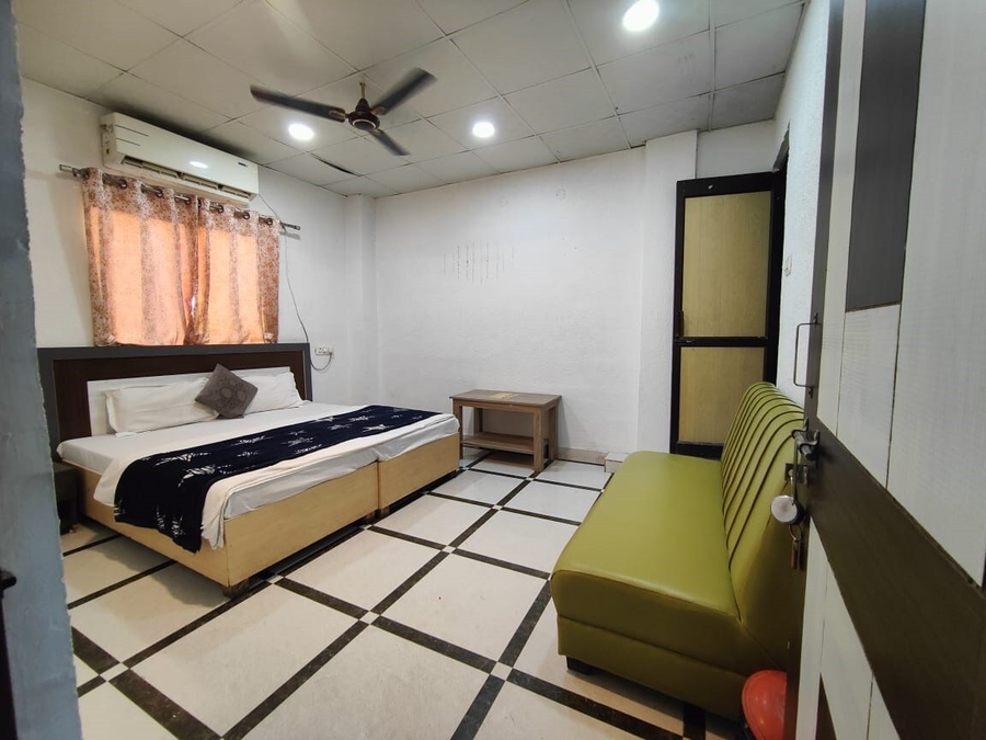 the mountain view tapovan