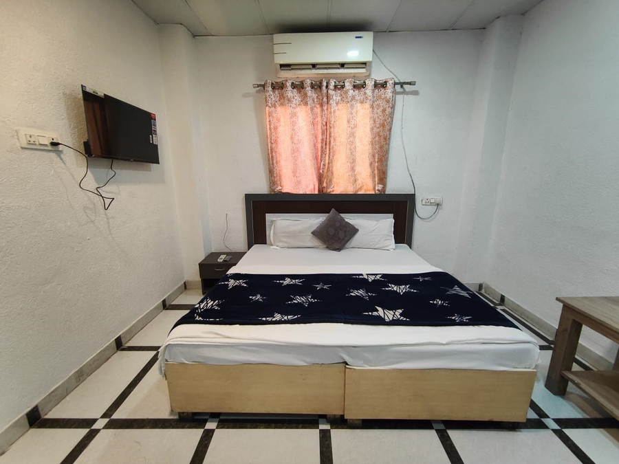 the mountain view tapovan