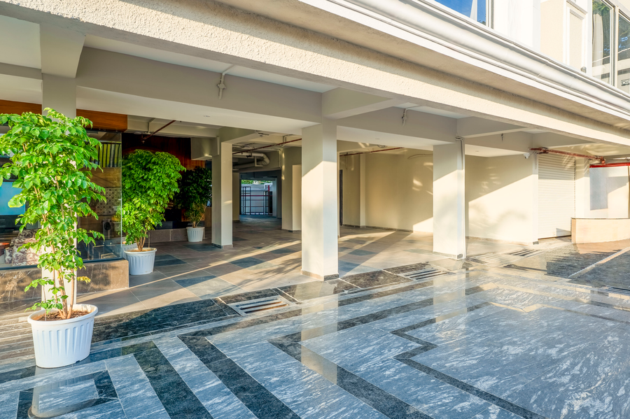 treebo premium nagpur automotive square