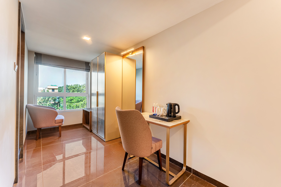 treebo premium nagpur automotive square