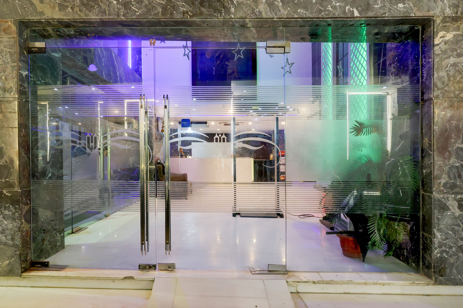 super townhouse oak new delhi central railway junction formerly uppal international