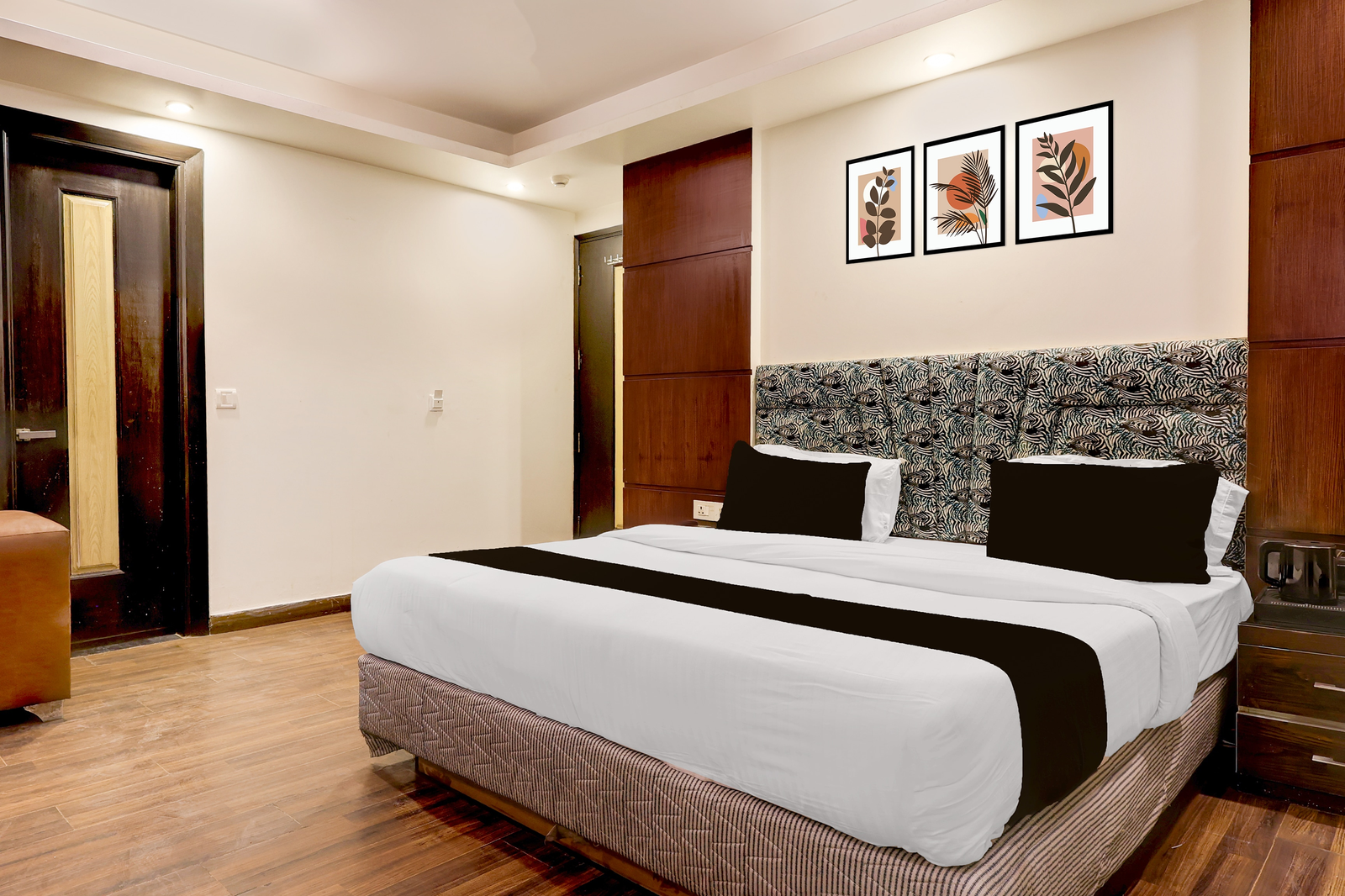 super townhouse oak new delhi central railway junction formerly uppal international