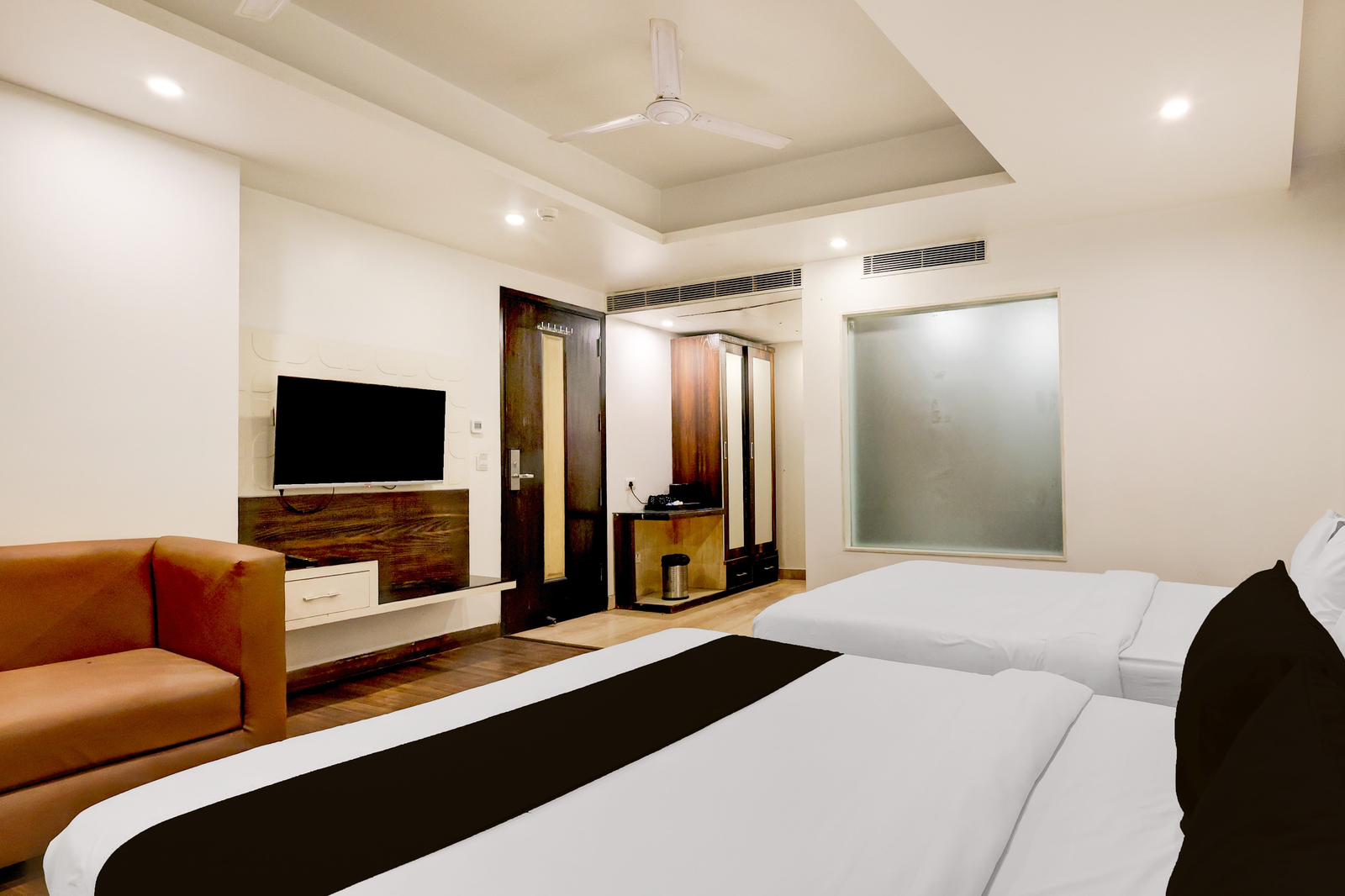 super townhouse oak new delhi central railway junction formerly uppal international