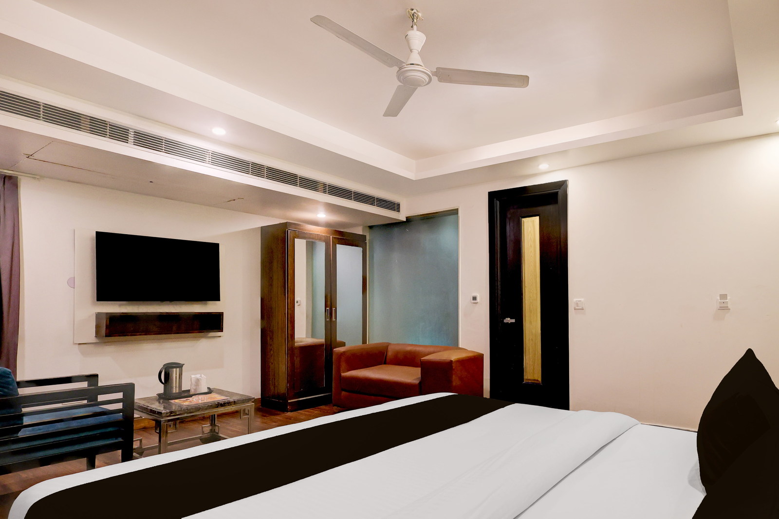 super townhouse oak new delhi central railway junction formerly uppal international
