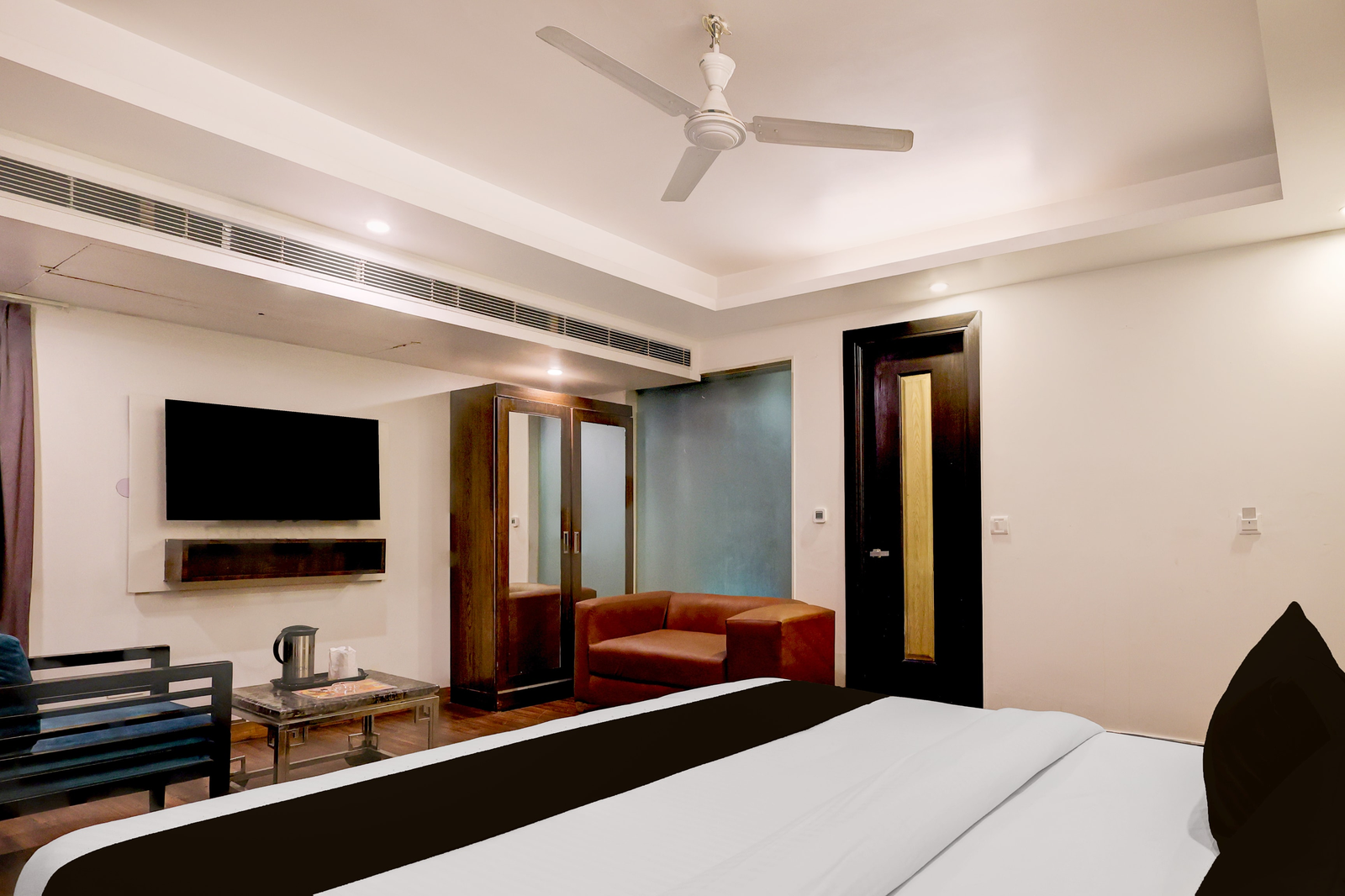 super townhouse oak new delhi central railway junction formerly uppal international
