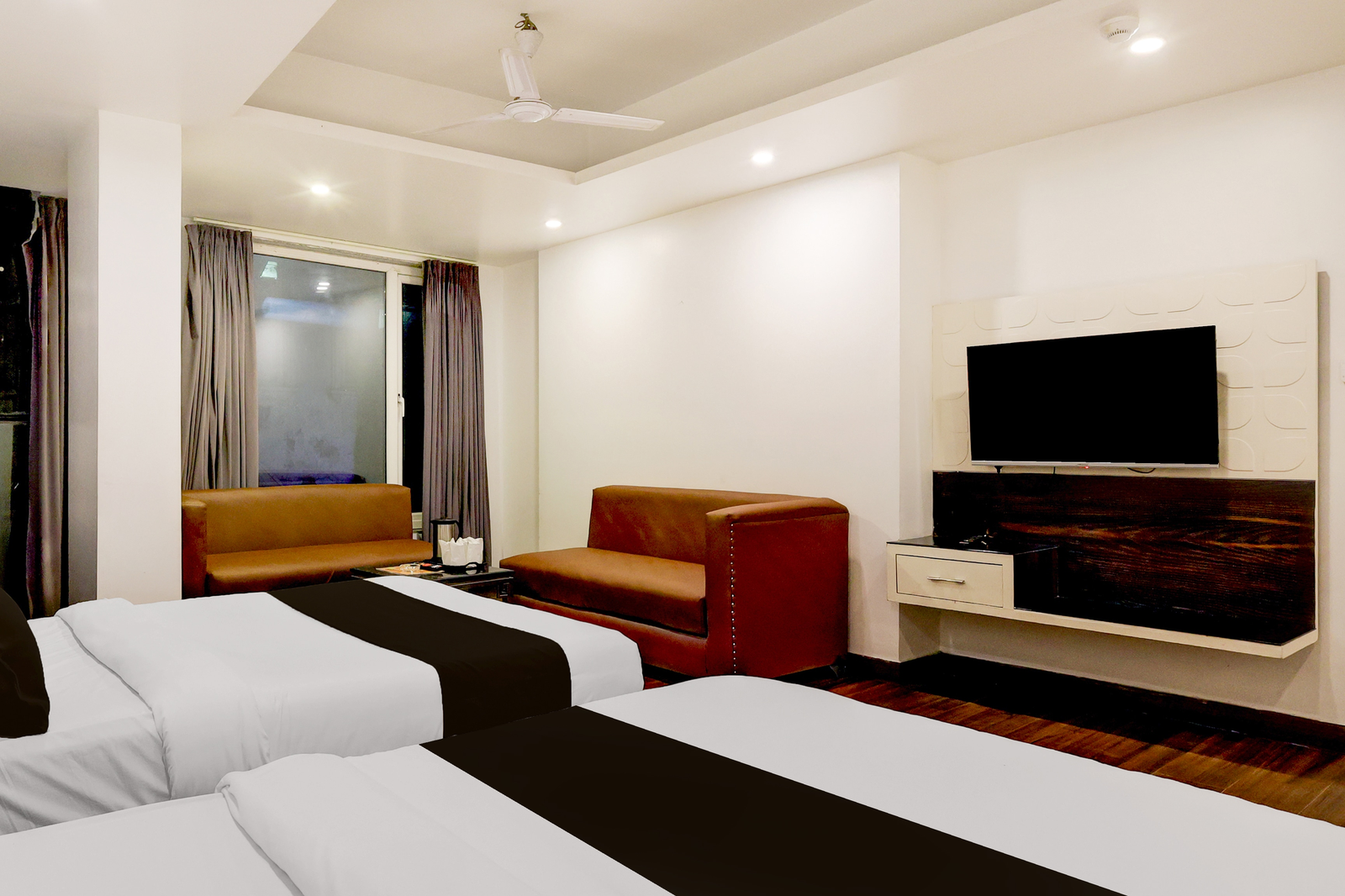 super townhouse oak new delhi central railway junction formerly uppal international