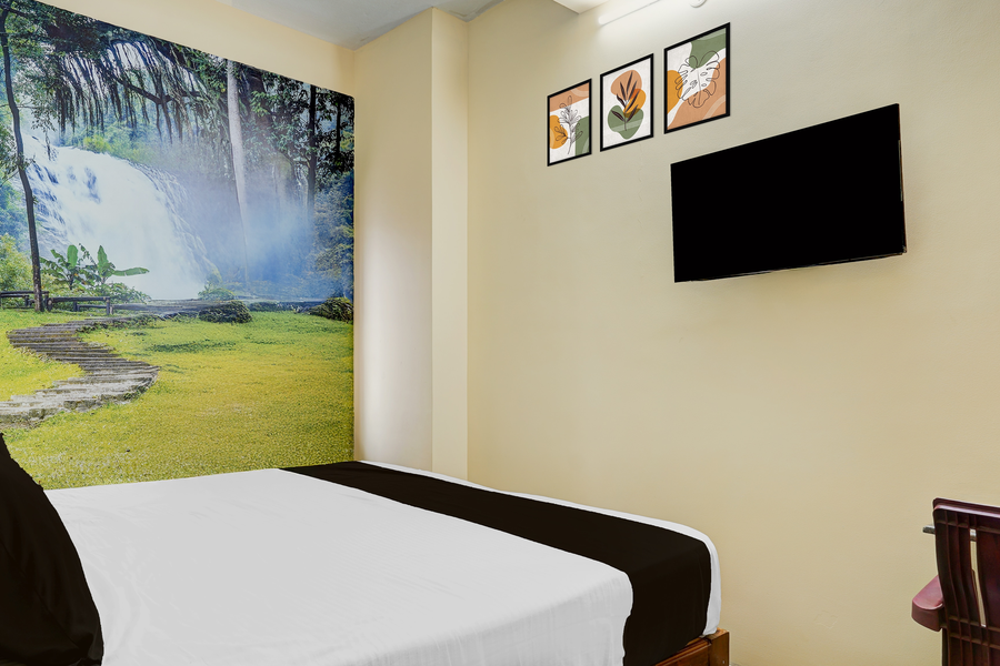 super hotel o karanodai formerly sri vari rooms