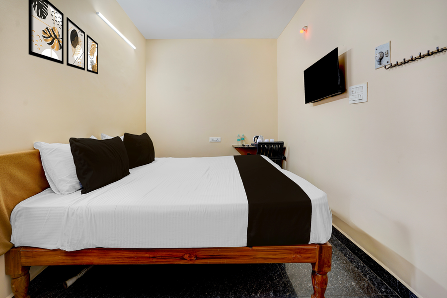 super hotel o karanodai formerly sri vari rooms