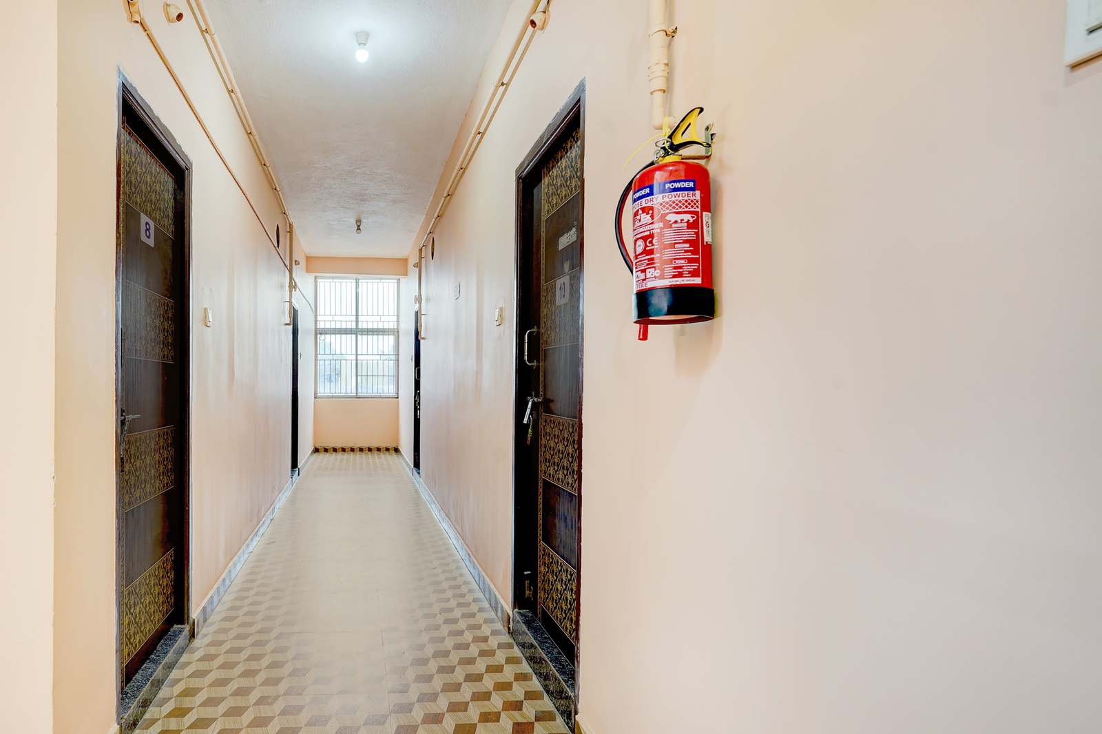 super hotel o karanodai formerly sri vari rooms