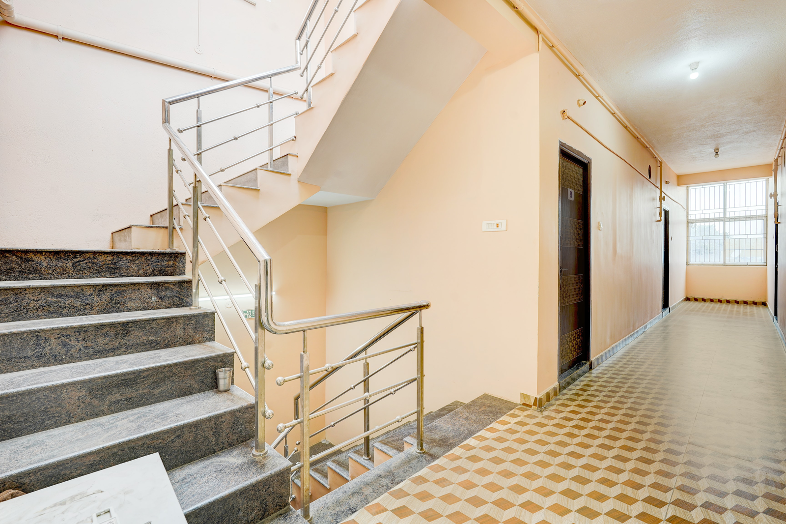 super hotel o karanodai formerly sri vari rooms